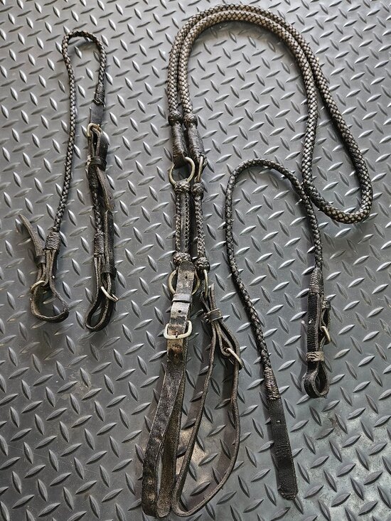 Columbian Other - BRAIDED ROMEL REINS AND BIT HANGER  {#93-6}